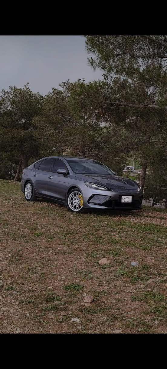 Byd seal05
2025

رقم اربيل  باسمي
لون نفطي المميز 
دواخل ابيض 
ويل كروم وتايرات جديد حجم ١٨
فجوج رياضي 
بطارية 55 km 
بيها كتاب تضليل 80%
بدون ملاحضات 
الشراي يخابرني 
رقم الهاتف : ***********
