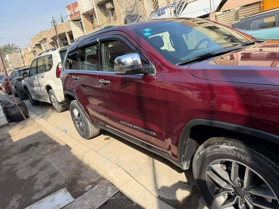 سلام عليكم 
للبيع فقط 
جيب شيروكي موديل ٢٠٢١ رقم بغداد السعر ٢٢٥
فول سياره 
***********
