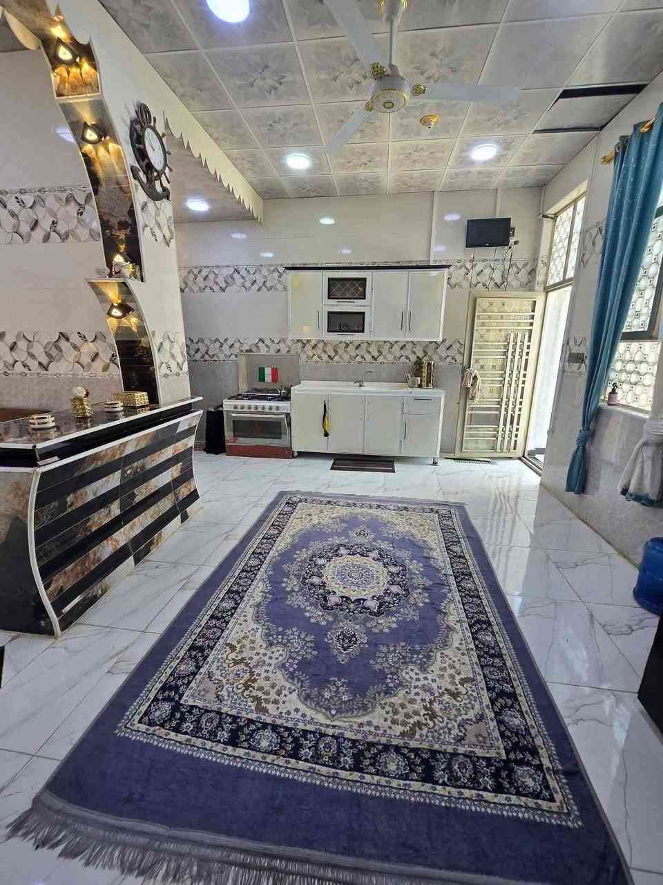 ٢٠٠م • ٤ غرف • طابقين