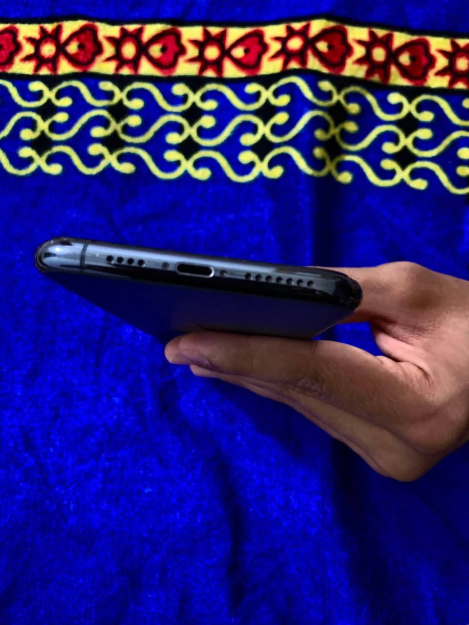 ايفون 11pro max جهاز فول نضافة فول استخدام مال جناية
لون:زيتوني
SIM:1
ذاكرة:256
نموذج:M أمريكي 
بطارية 🔋:80
نضافة:95/100
جهاز كلة وكالة بل شرط 
للأستفسار:***********
سعر:350 وبي مجال قليل والشراي يدلل
مكاني كركوك قضاء الحويجة
