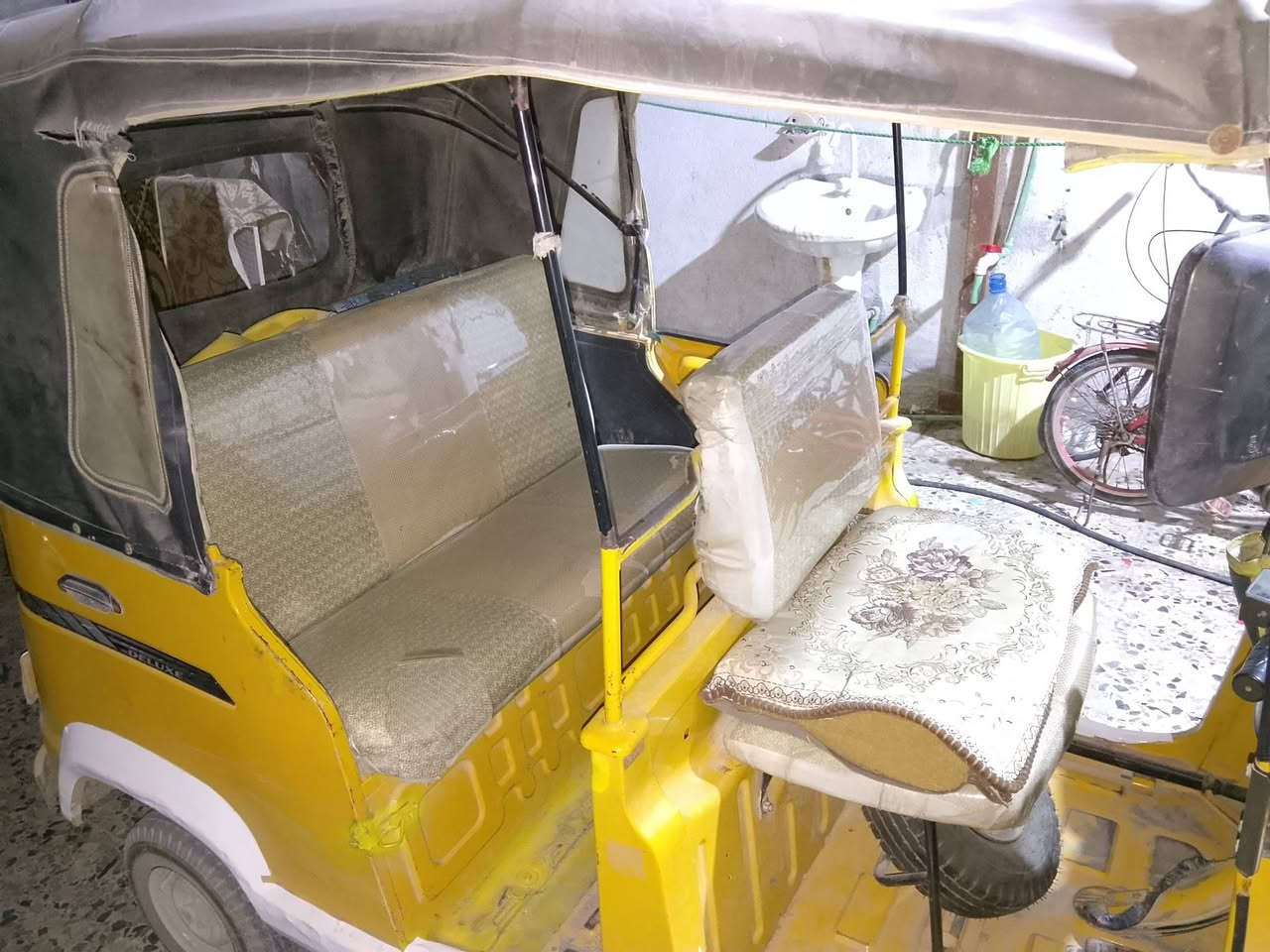 تكتك TVS جاهزه جاهزه من كلشي 2020محرك 2025 برغي مامفتوح بي النضافه ماشاء الله 
رقم وسنويه تحويل ثاني يوم 
5500 بيها مجال للشراي 
البصره شط العرب 
متواجد واتساب 
***********

