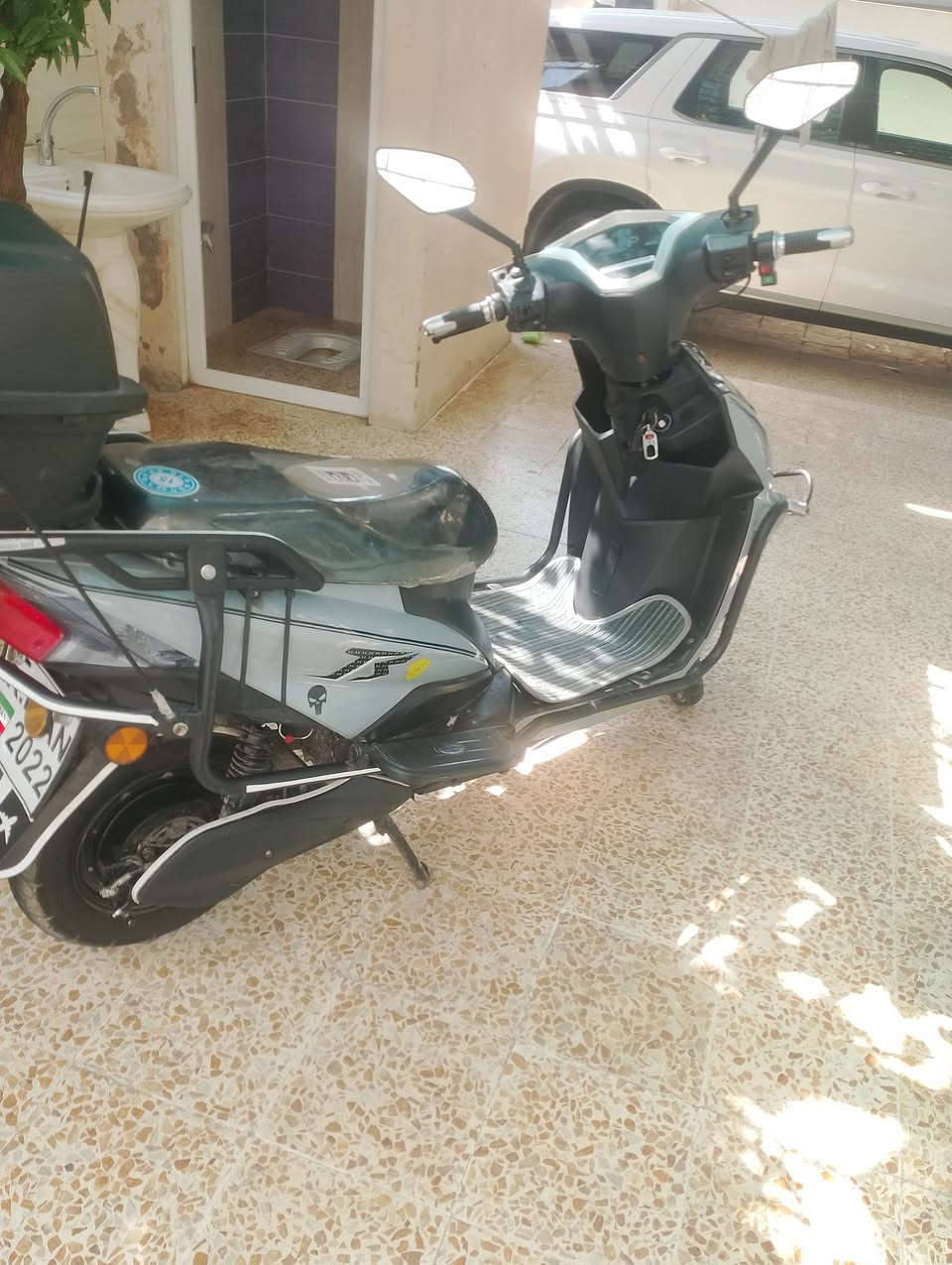 دراجه سكنز للبيع ٦ بطاريات السعر600 الف للاتصال ***********
