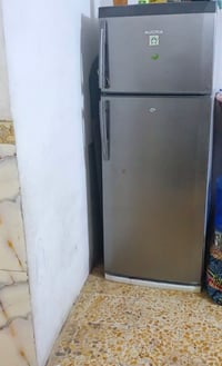 ثلاجه • حجم كبير • مستخدمة سنتين