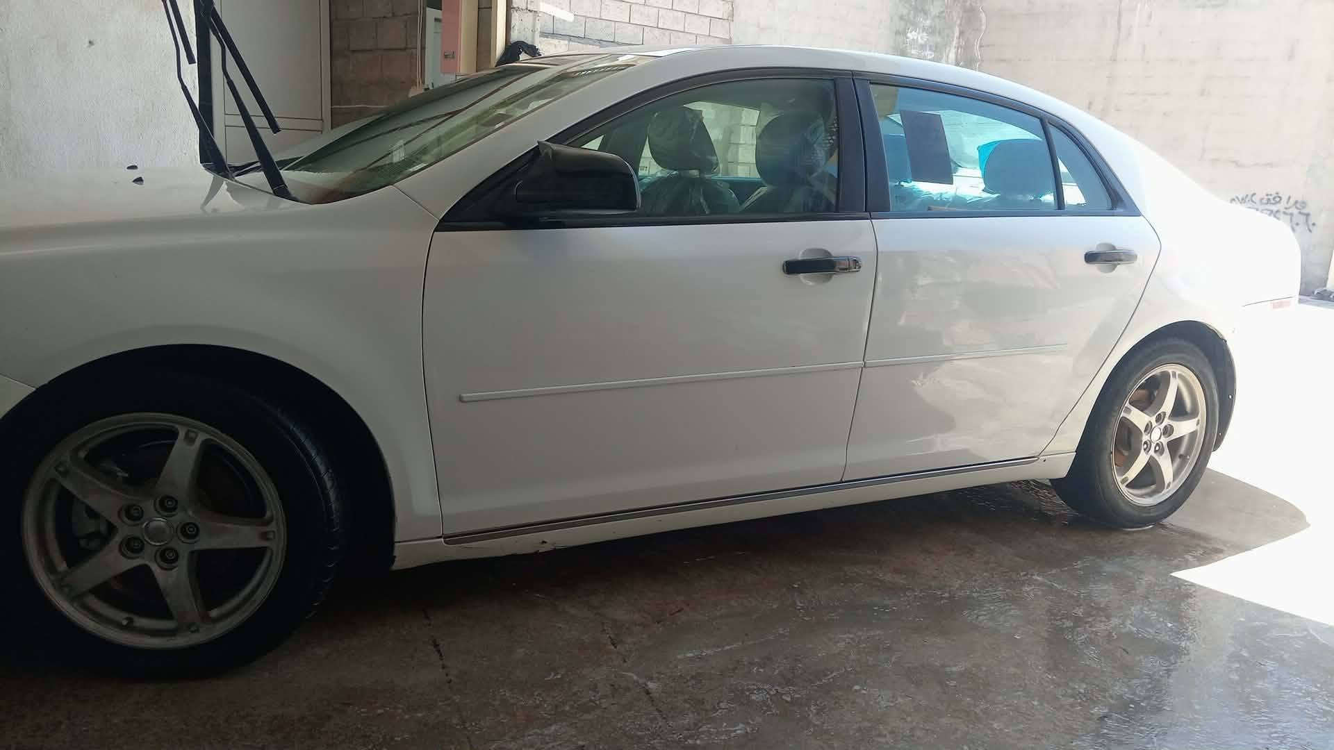 بيع مستعجل وبسعر مناسب
شوفرليت ماليبو 2012 محرك2400
رقم دهوك
بدون صبغ بيها مكانات زغار تكحيل وكم رصعه
السقف بي مكانين بكد الشبر تموج مايبين بالعين
كير ومحرك بشرط
ظفيره وكهرباء بشرط على ايدي اني مشتغلهم
حدادية امامي خلفي جديد
دسكات امامي خلفي جديد
درايم شفتات جديد
فتحة فيت بمب مسويلها
ادامة كامله بلكات ومجاول ونوزل وفيت بمب وجويتر 
دوشمة جديده
تبريد مشحون غاز جديد يشتغل بس بيه فصله يبوخ ويرجع
السعر ٦٨ وبيها مجال للشراي يشلع عيوني
شرط تحويل فقط
مكاني اربيل
*********** وتساب
*********** اتصال
اخوان سيارتي وعلى ايدي كل شي بيها مضبوط ميكانيكيا وكهرباد اني اختصاصي اشتغل بيهن
