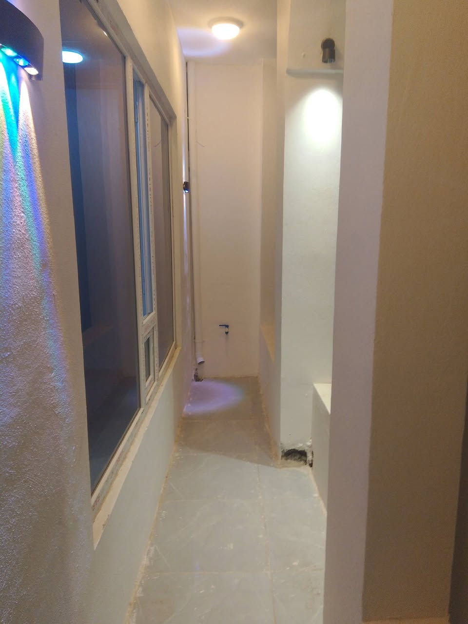 بيت للبيع توله فروش خلف مول مرواري مساحه120متر مربع بناء طابق ونص حديث نوع العقار(طابوزراعي) عدد غرف نوم2
استقبال 
صالة خطار 
مطبخ حمام صحيات كاشي سقف ثانوي السعر65مليون وبي مجال رقم الهاتف***********

