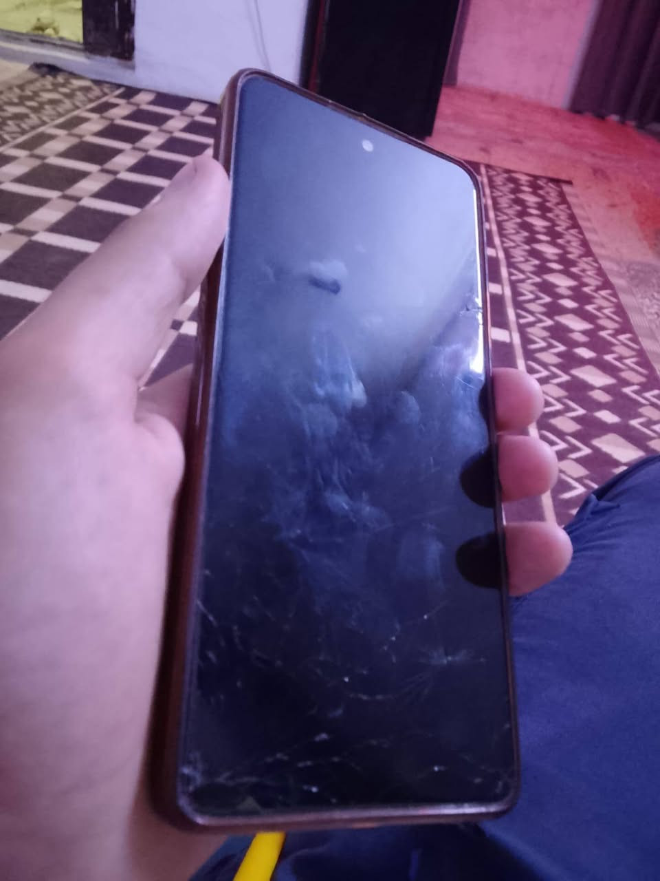 سلام عليكم جهاز للبيع ذاكره 256
معالج G99 مواصفاته تاكوه باخر صوره بيه فطر بشاشه فقط جهاز ما مبدل بيه اي شي مكاني بغداد العامريه سعره100قفل ربع مينزل رقمي***********بيه بس وتساب
