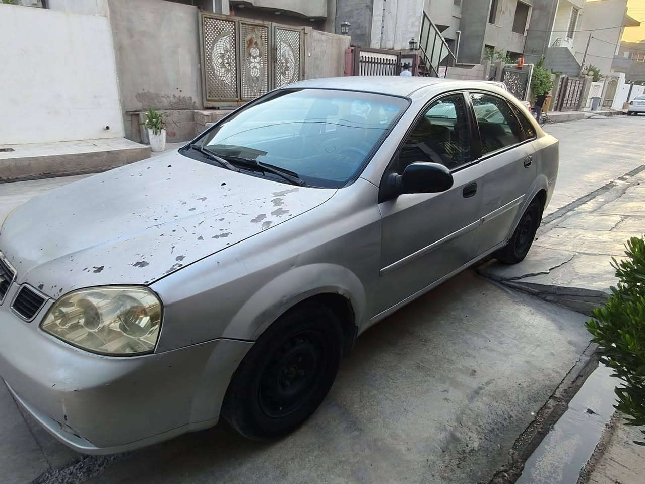 السلام عليكم 
اوبترا موسسه 2004 كير عادي ضربته بالصندوك /وصله لحد نص الصندوق 
السنويه لحد 28  بطاقه بنزين بيها  
محرك وكير بالشرط تبريد شغال 
السعر المطلوب 45 وبيها مجال 
         ***********
