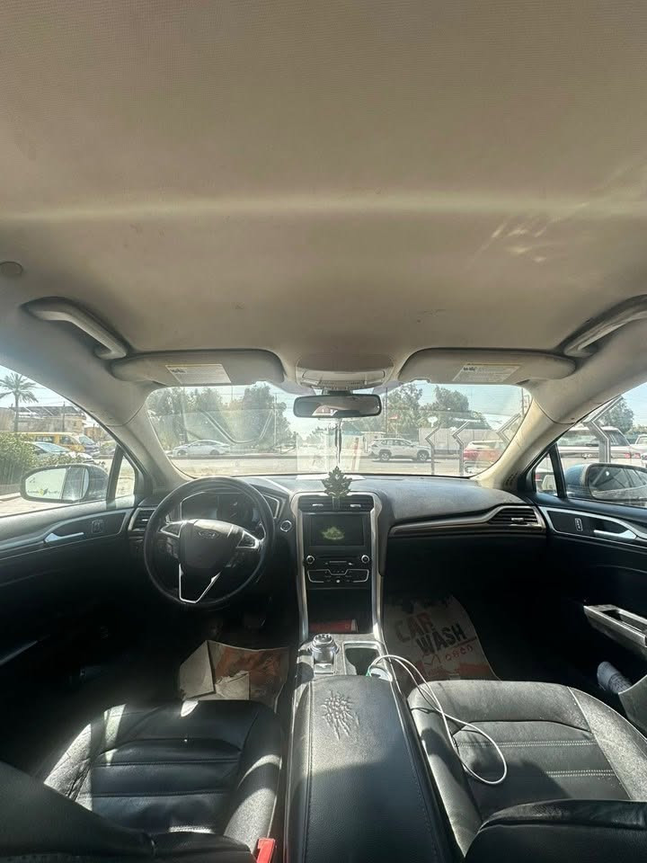 السلام عليكم فورد فيوجن هايبرد إنرجي موديل 2018 محرك 2.0
إنرجي الشحن يمشي 40kh 
شاشه تدعم Apple CarPlay و android 
خمس بصمات 
كاميرا خلفيه مع حساسات 
تدفئة مقاعد و جلد 
مثبت سرعه 
تحذير نقطة عمياء و مسار 
ماسحات حساس مطر 
تشغيل عن بعد 
نزول و صعود الجام اوتو و من البصمه 
5 ألوان الدشبول متغيره 
السعر ١٢٥ وبيها مجال بسيط 
تدفئه استيرن 
تبريد قطعتين 
الضرر مثل ما موضع في الصوره 
السعر خاص ***********
