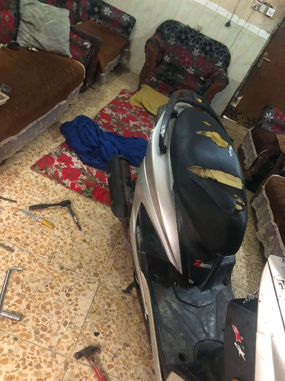 السلام علیکم سكنس لد حديث لدراجة مكينه بلادي اشایر کلوب زنون كله شغال كلجات رياضي اجن رمبه لدراجة بيها جويتر رياضي بس لدراجة بيها ملاحضات بلكفر ولباقي كله جديد لسعر 700$ بغداد مدينة الصدر
قطاع 21

***********

