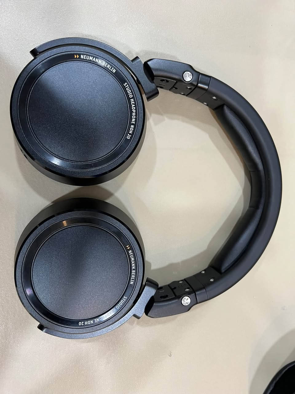 Neumann NDH20 • بلاك إديشن • صناعة ألمانية