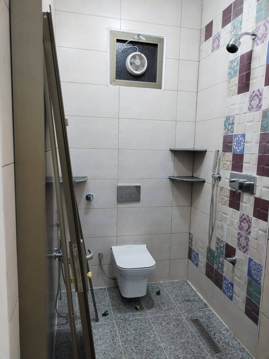 تأسيسات صحية وكهربائية الشغل كدامكم درجة اولى . للتواصل***********
