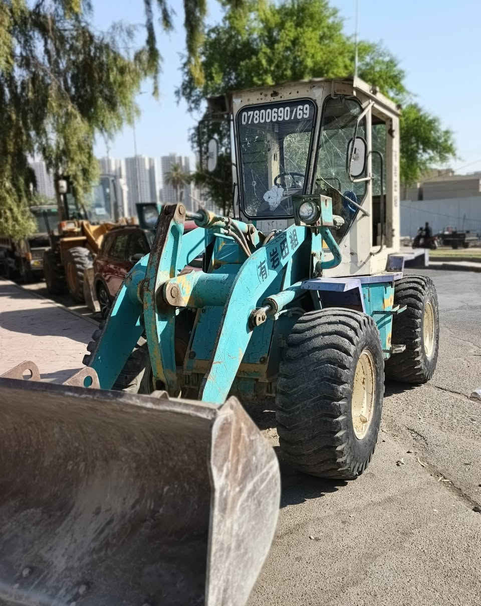 سلام عليكم البيع شفل كوماتسو 70W50  رقم بصره)   
      ( موديل ٩٦) 
لعنوان بغداد المنصور  رقم الموبايل ***********

نص مكتوب في الصور:
- ***********