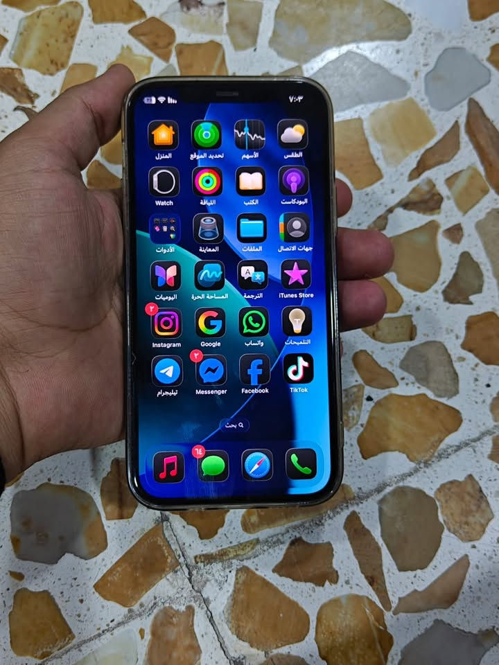 مبايل ١٢ برو ذاكرا ١٢٨ بطارية ٧٧ بلادي جهاز فقط ضهر مفطور ما يعبر هوا  وكلشي ما مبدل بي سعر ٣٠٠ رقم الهاتف ***********
