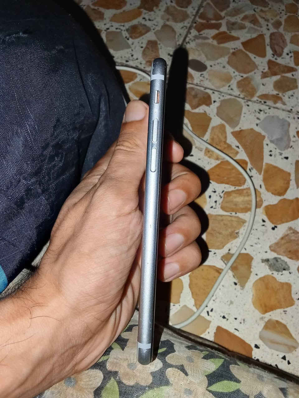 وين اليدور حار ومكسب وطيب ونصيف  ايفون 6بطاريه 89مامبدل كلشي مكفول كلشي شغال عده الخط واكف مراوس او بيع شرط النضافه ***********

نص مكتوب في الصور:
- ٧٩%
- لا يوجد SIM
- ٣:٠٣ ص
- البطارية
- حالة البطارية
- معرفة المزيد...
- كما هو الحال مع البطاريات القابلة لإعادة الشحن، بطارية الهاتف قابلة للاستهلاك وتصبح أقل فاعلية مع الوقت.
- الحد الأقصى للقدرة
- هذا قياس لقدرة البطارية مقارنة بقدرتها عندما كانت جديدة. قد تتسبب القدرة المنخفضة بتقليل ساعات الاستخدام بين عملية الشحن والأخرى.
- أقصى قدرة للأداء
- تدعم بطاريتك حاليًا الأداء الطبيعي وقت الذروة.