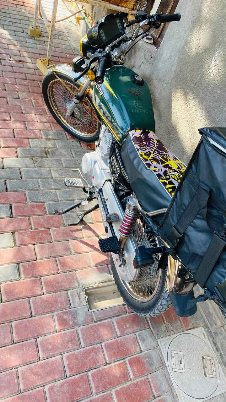 السلام عليكم للبيع تايكر ٢٤ دراجه يرادلها ترتيبات مكينه نضيفه السعر ٥٧٥ وبيها مجال عنوان بابل جبله ***********
