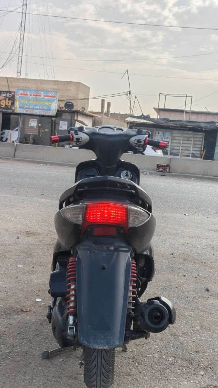 سلام عليكم حبايب سكنس نثيه للبيع او مراوس بفحل الدراجه تخبل شوفت عينك شلعه ومعدل مكينه 58/5 مكينه خرسه متسمع صوته تجي تفحص وتاخذه للاستفسار *********** مكاني كميره جزيره بغداد سياحيه
