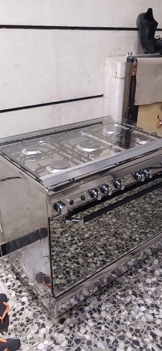 طباخ ايطالي نضيف كهربائياته شغالة نار عاليه وزركة السعر ١٦٥ مكان حي الجهاد واتساب *********** بغداد, العراق

نص مكتوب في الصور:
- Galaxy A17