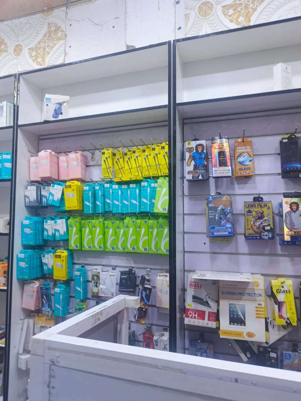 السلام عليك محل اللبيع محل موبايلات سعر الايجار 350محل عليه رجل كلش حلوه بس ابو المحل ما متفرغ المحل ‭

‭***********‬هاذه رقم ابو المحل العنوان القبله بحي الجامعه مقابيل لحوم ابو سجاد

