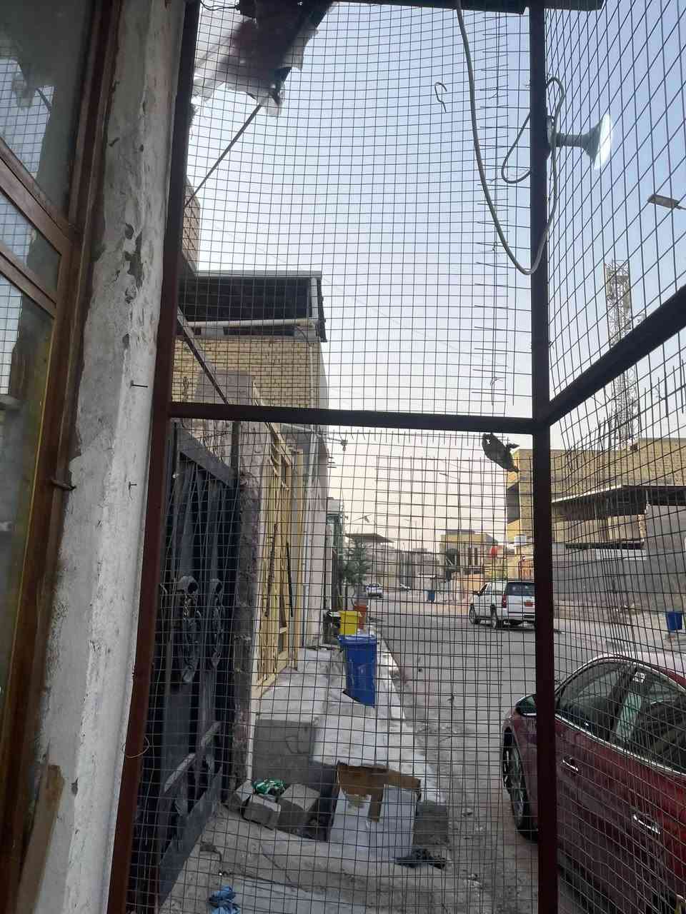 باب • ٥في٣ • مشب خارجي