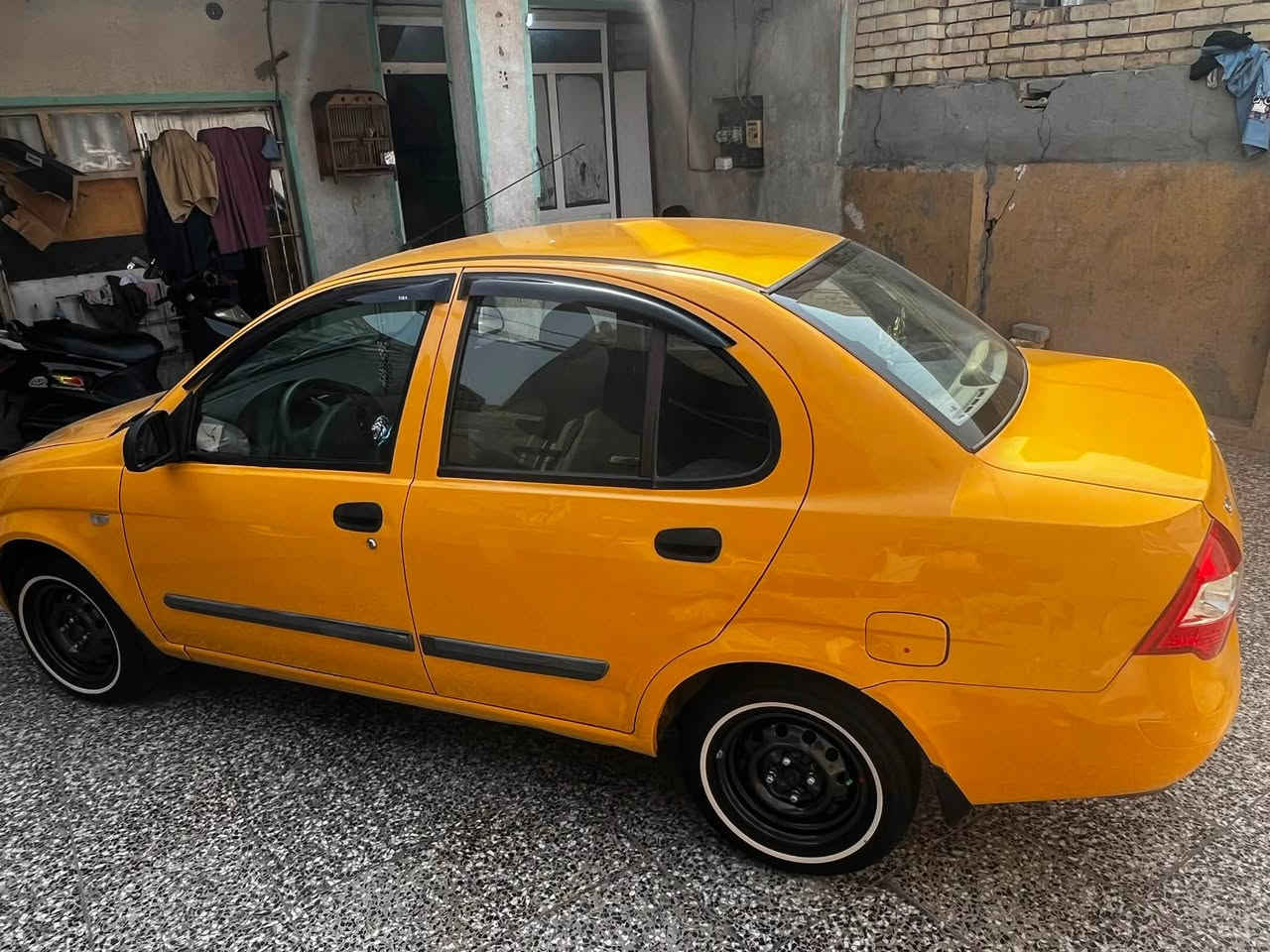 سلام عليكم طيبة موديل 2016 مكفوله من تبديل وصبغ  مكينه كير تبريد مكفولات تخم تاير جديد صار سبوع شديته صدرهه زين  بيهه تكحيلات كلش بسيطه سيارة جاهزه بسمي مصفره هيئه وغرامات مكانهه بغداد حي لنصر سعر 36سيارة حلوه مثل صور ***********
