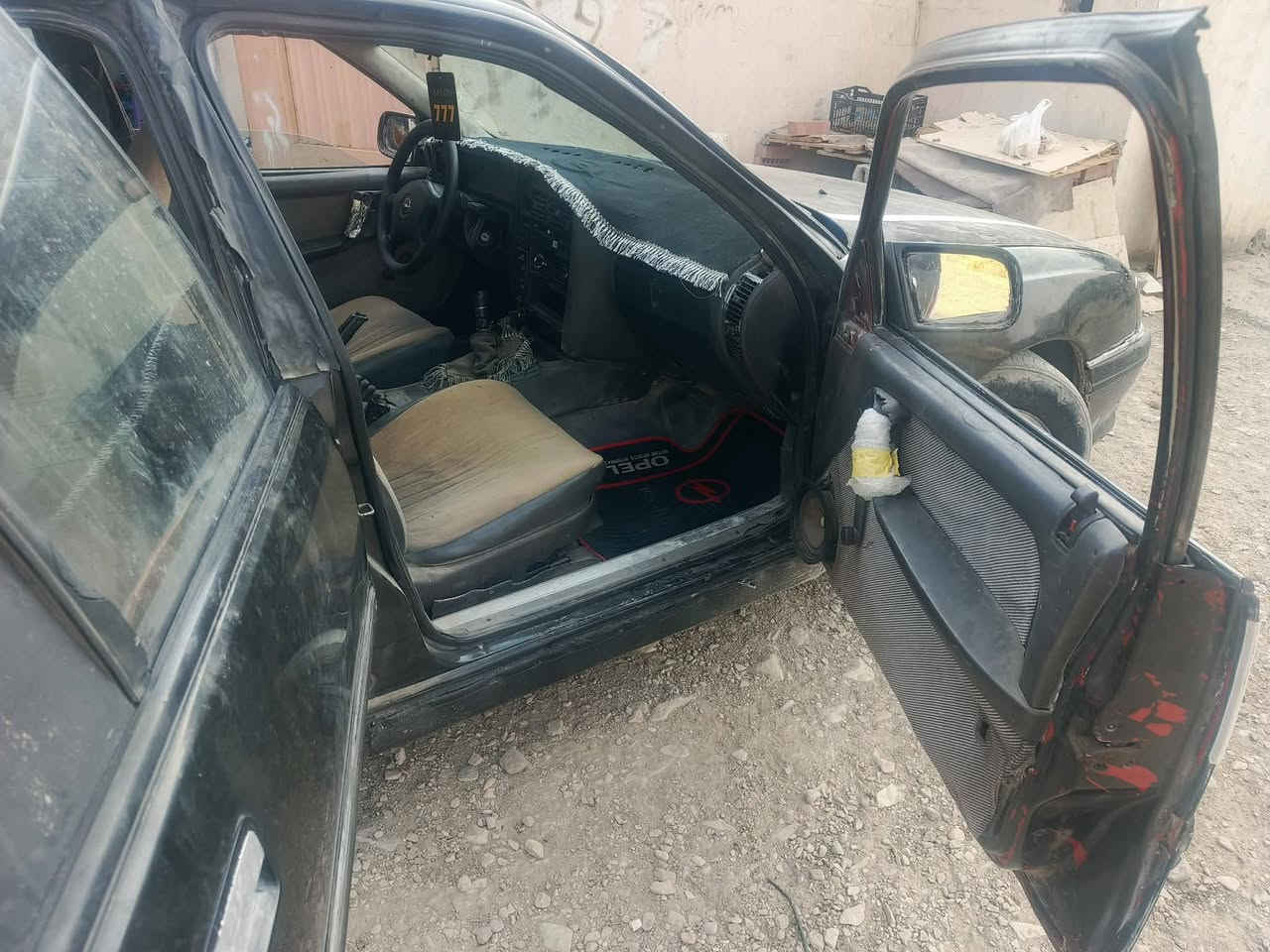 سڵاو ئۆپڵ ئۆمیگا مەکینەی ۲۰ گێڕ عادی ناڵێم شانی و باڵی وا سەیارەیەکی بێمەسرەفە  ڕەقەم و سەنەوی عەسڵی سەنەوی پلاستیکە بەشەرتی ئەوەلیات بۆ فرۆشتن سعری ۱۱ گەڵا ***********
