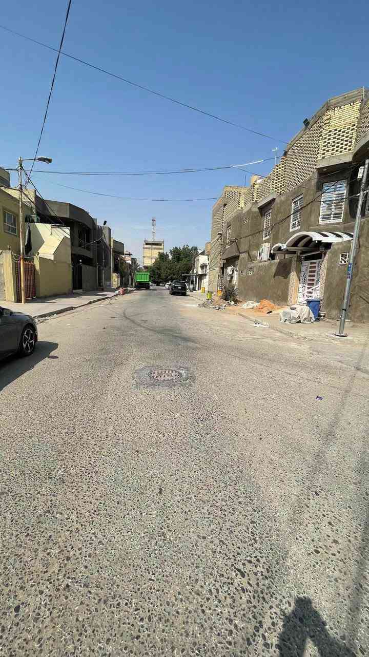 النجف حي الاشتراكي • العدالة ٢٠٠م • طابقين ٣ غرف