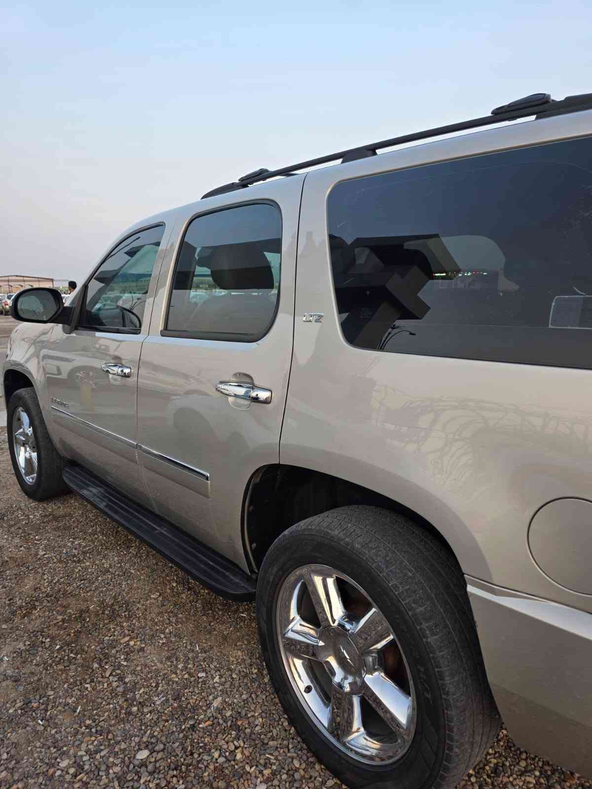 السياره (خليجي)
للبيع او المراوس:

تاهو2009LTZ بتره فول مواصفات وارد خليجي

السياره (كفاله عامه )

مكينه 5300 ما مفتوحه لا تنقيص ولا تبخير ولا بطاله

مكاني البصره الشعيبه 

المواصفات:

.فور ويل

.7راكب

.داخل بيجي

.تشغيل عن بعد

.صندوق كهربائي

.فتحه صندوق كهربائي

.فتحه سقف

.كشنات تحكم كهربائي امامي خلفي

.تبريد كشنات

.تدفئه كشنات

.خزن كشنات

.تبريد 3 قطع 

.شاشه

.كامره

.حساس خلفي

.لايت زينون 

.اشاير بلمري داخليه

.مري كهربائي

.مري شفط

.ترحيب بلمري

السياره كلش جديده ومال بيت ما متعوبه  كير مكينه تبريد حداده تخم تاير متصرف عليها شي

السعر:200 وبي مجال قليل 

رقم الهاتف:***********
