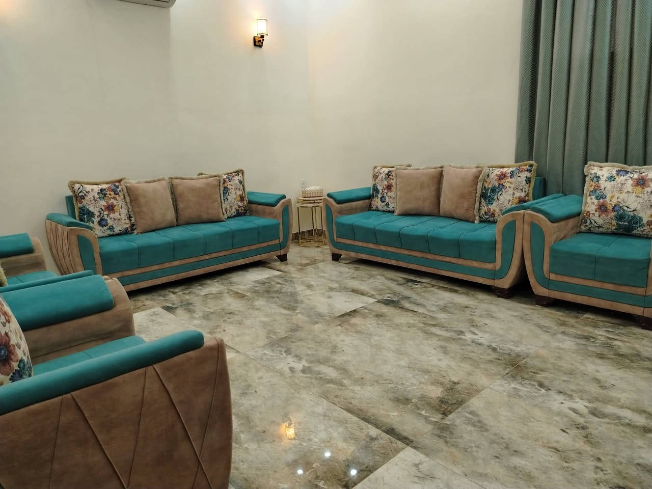 تخم ١٠ مقاعد للبيع سعره ٢٥٠
***********
7830017337
المكان بغداد حي الجامعة شارع مركز الشرطة
