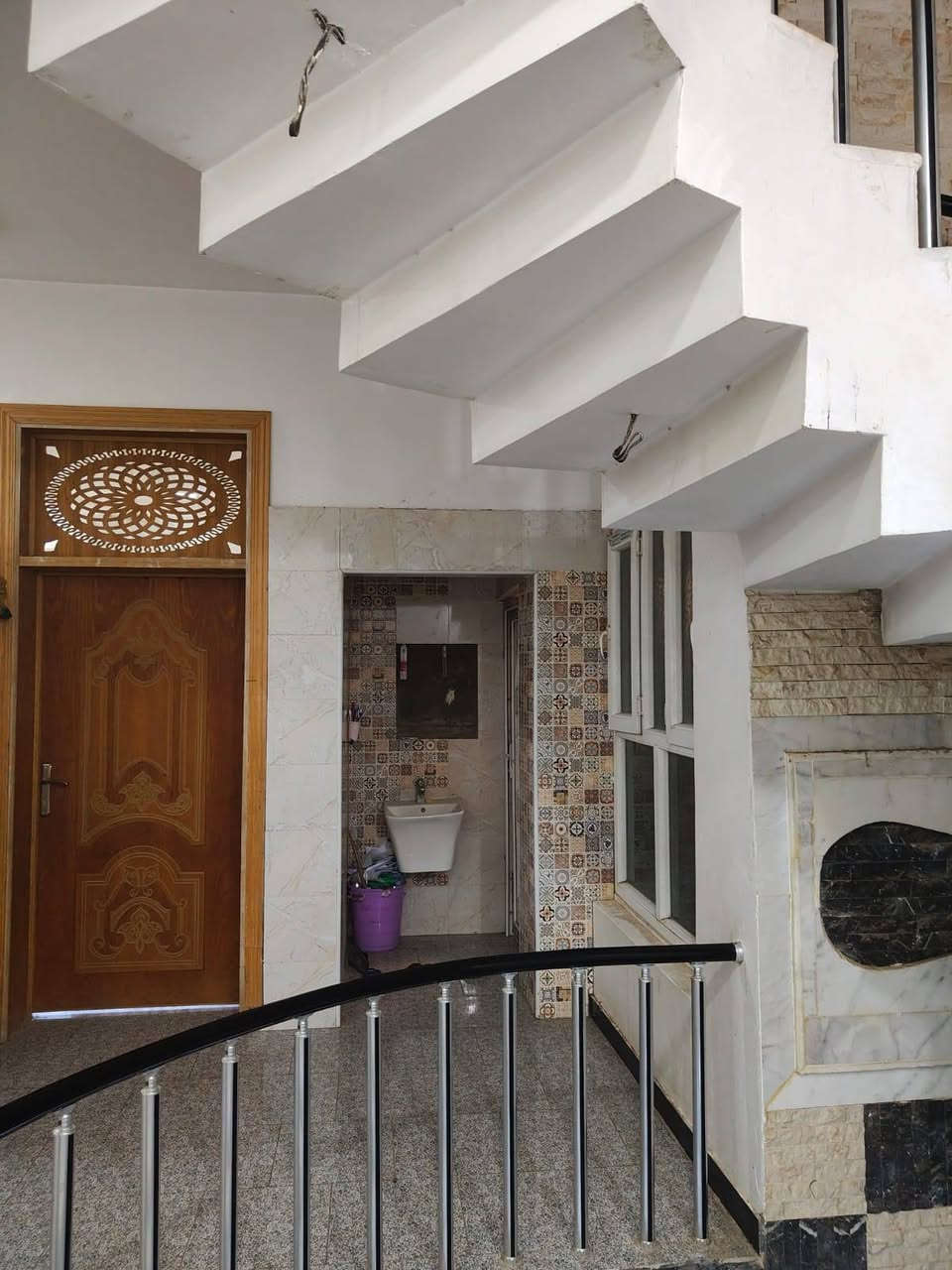 السلام عليكم

دار للبيع طابو صرف نادر الثانية خلف معمل النسيج

مساحة ١٨٧ونص م
بناء حديث
طابقين ٣غرف نوم ٣مجمعات صحية هول وصاله ومطبخ وكيلدور وكراج سيارة
طابق اول غرفة نوم وهول وصاله ومطبخ ومجمع صحيات
طابق ثاني ٢ غرفة نوم وهول ومجمع صحيات وكيلور
للاستفسار***********
***********
*********** ابواحمد لبيع وشراء العقارات في بابل مكتب البيت الأمين حلة نادر الأولى قرب آسواق الجمل ملاحظة نستقبل جميع عروض البيع والشراء والايجار الرهن
