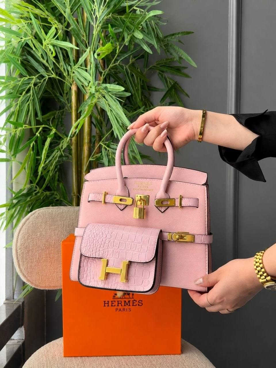 حقيبة هر مز حجم 25 سم
حقيبة فخمة من الجلد الطبيعي بنقشة جلد التمساح، بتصميم راقي وجودة عالية، مناسبة للإطلالات والمناسبات المختلفة.

السعر 40 ألف دينار التوصيل لجميع محافظات العراق 5000 دينار

للحجز عبر واتساب ***********

يرجى إرسال الاسم والرقم والعنوان
