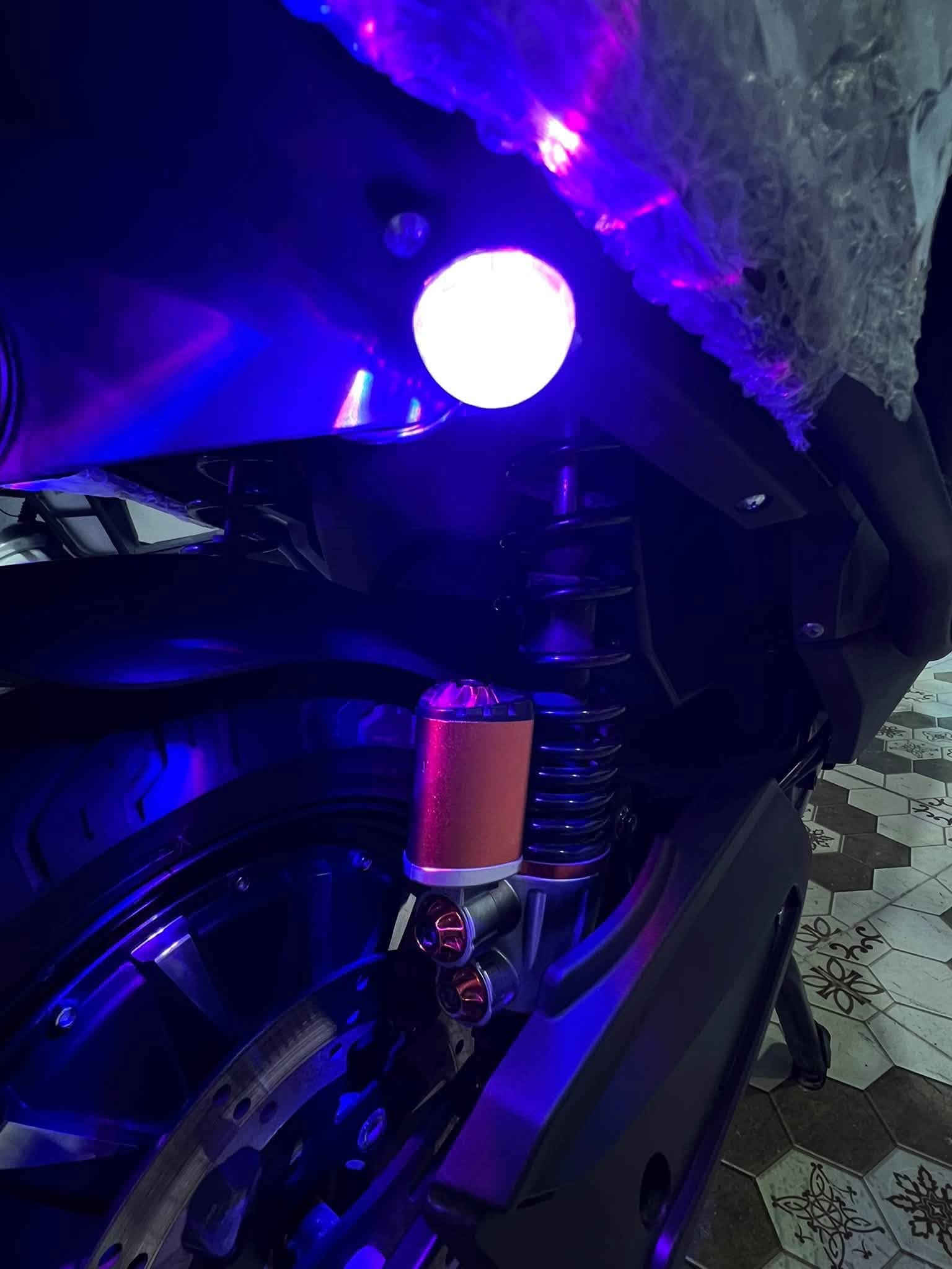 السلام عليكم
دراجه شركة الاخوين 🛵سكنس فحــــل
موديل2026
موطور بالكارتون جديد
(اخو الزيروو مستخدم 25يوم فقط مكفول حتى من الشخط ...)
(بطاريات عدد 6 على فحص ) 
فول مواصفات ملف(4000W)
(نظام  R) (نظام P)
(مخرج شحن USP) 
(سرعة 122حقيقي) (سرع 4)
(سويجات 2+بصمات2+كرتات2+سويجات جنطه خلفيه2)
(مثبت سرعة) 
أناره محيطيه متغيرة الألوان امامي خلفي 
لايت زنون عالي ناصي 
دبلات امامي خلفي رياضيه +ويل امامي رياضي+يدات بريك رياضي 
سماعة بلاتوث بلادي 
جنطه خلفيه بلاديه
اشاير يمنة يسرة دبل اشارة
السعر775الف  وبي مجال 
الموقع داخل الرمادي 
الاستفسار :***********
