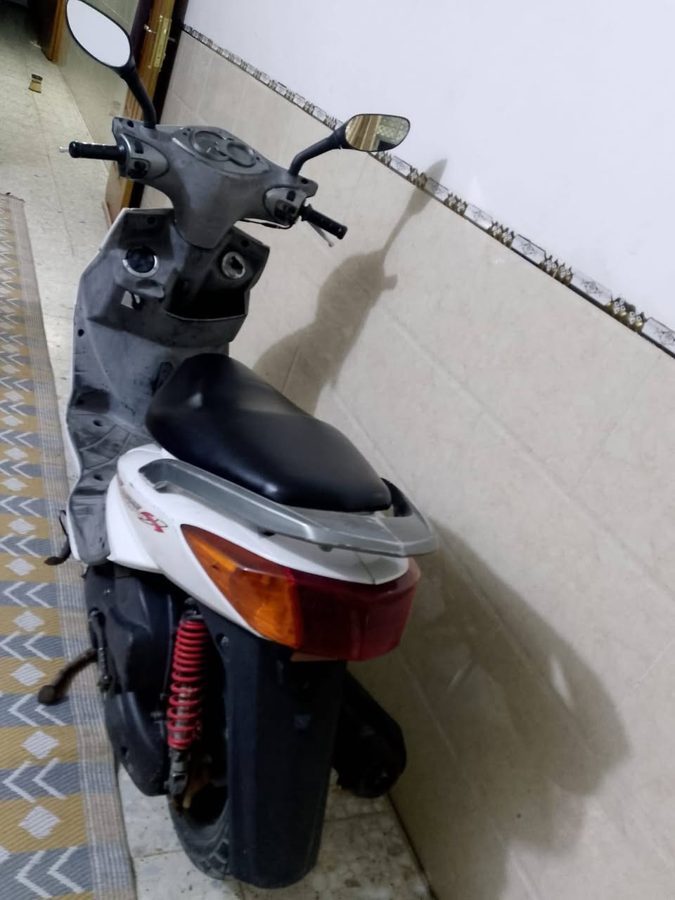 دراجة سكنس فحل ابلاديه كلها مختمه صار فتره نازله رمبه نكره سلف هندر كهربائيات كلها شغاله اوراقها كامله السعر 650 العنوان الشعب التلفون ***********

