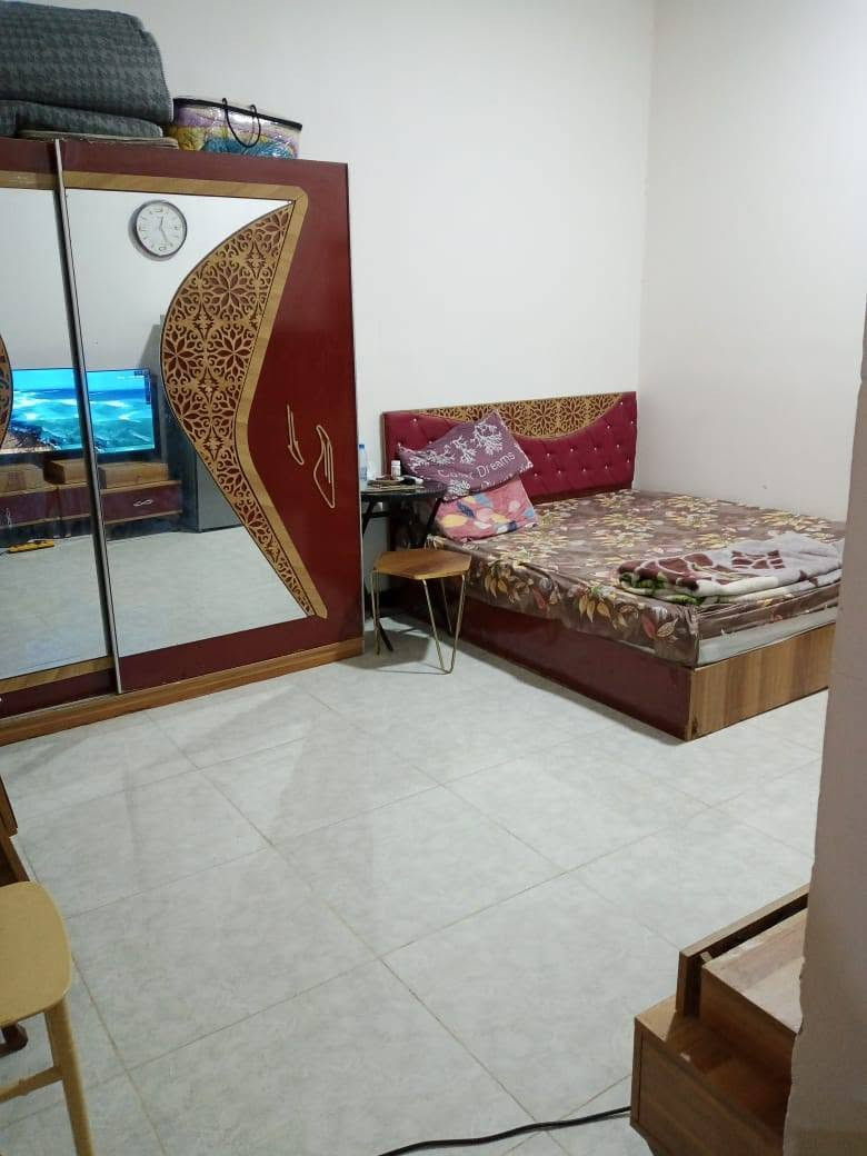*للبيع دار في البصرة - الجزيرة باب الهوى* 🏠

*المواصفات:*
- *المساحة*: 140 متر
- *الغرف*: غرفتين
- *الاستقبال*: صالة + استقبال منفصل
- *المطبخ*: موجود
- *الصحيات*: صحيات داخل وخارج 
- *الكراج*: كراج للسيارة
- *الموقع*: البصرة - الجزيرة - باب الهوى - قرب المتنقلة. موقع حيوي وقريب من الخدمات

*للمعلومات والسعر*: 72
*عقارات أبو حسن الربيعي*  
*للتواصل*: *********** شط العرب, البصرة

