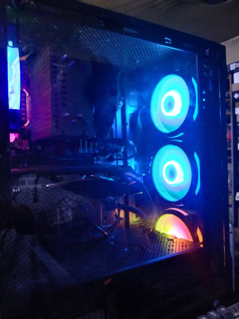 كور i7-4790 • كرت RX580 8GB • رام 32جيجا