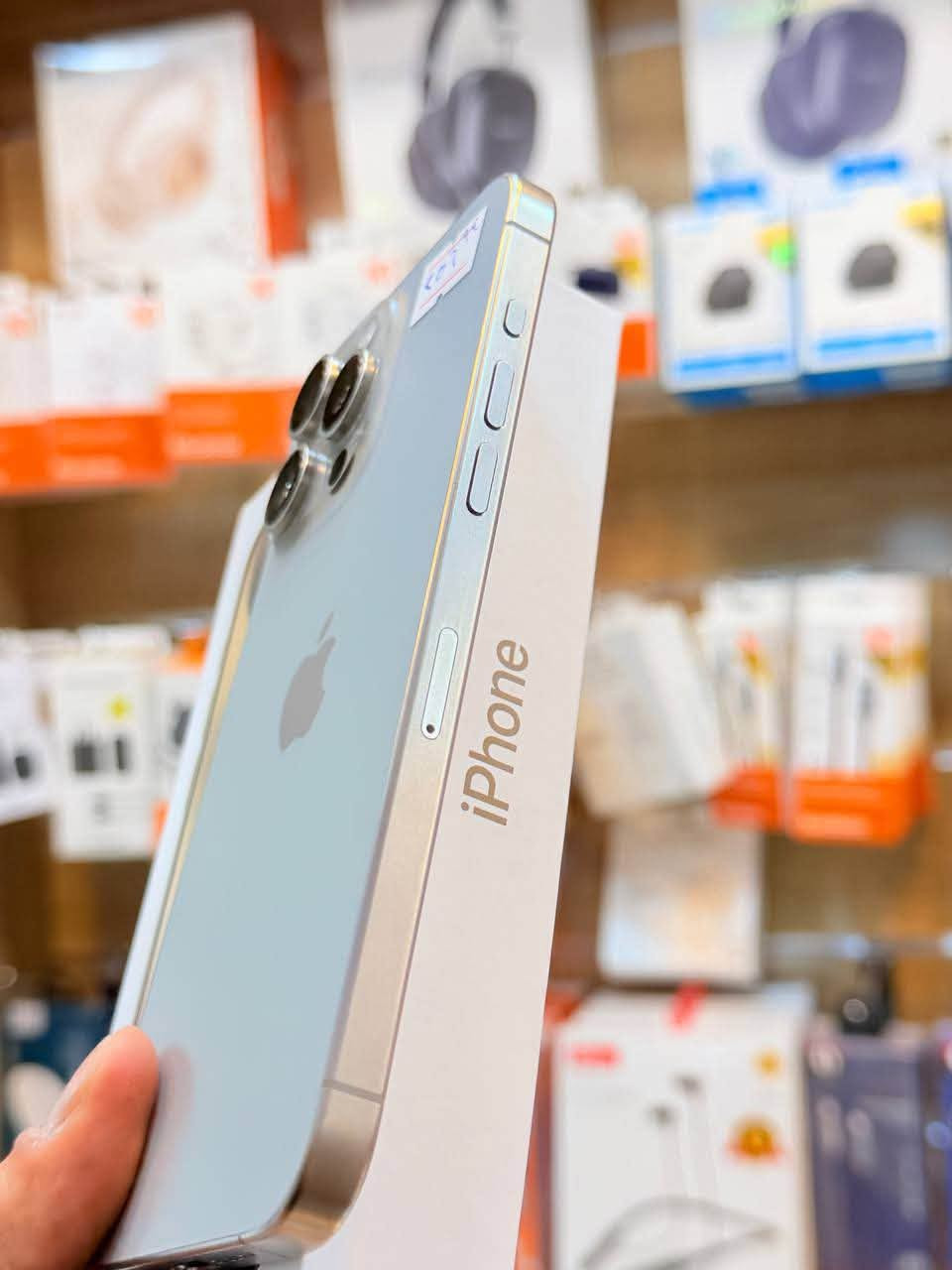 ايفون 15 برو ماكس📱
ذاكره 256 بطاريه 94 نضافه 100‎%‎ زلغ مابي هو والجديد سوه نموذج M لونه المميز كامل ملحقاته وتر بروف وبلحاسبه كله نورمال وتر بروف يعني كلشي ممبدل بي وضمان وصل 5 ايام اي مشكله او عطل يستبدل فورا 
السعر مليون و40 🔥📲
العنوان بغداد البياع شارع 20 قرب 
مجمع دينار ونص مركز عيسى فون
⭕️📞***********

