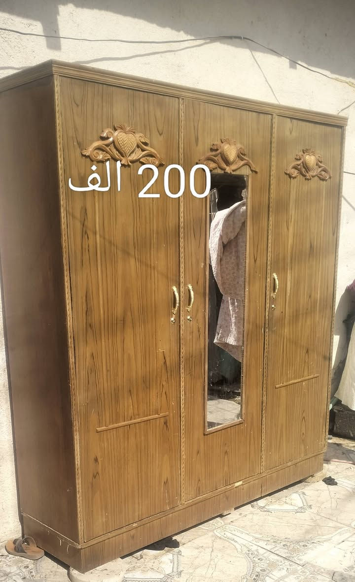 للبيع مكاني ميسان المجر الكبير ***********

نص مكتوب في الصور:
- سعر 175 قفل
- 200 الف