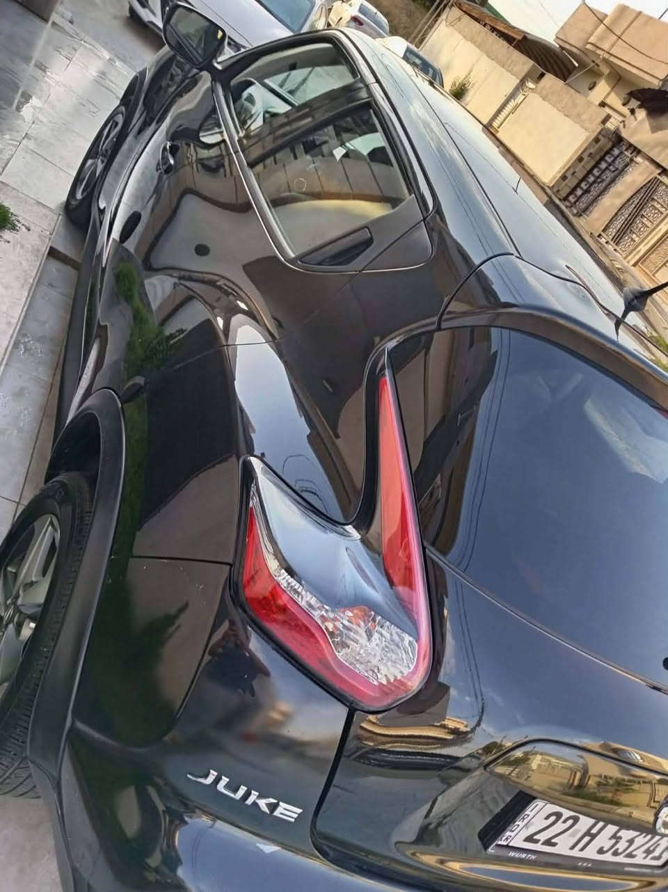 🚗 للبيع | نيسان جوك (Nissan Juke) موديل 2018 🚗
✅ اللون: أسود
✅ رقم: أربيل الجديد
✅ السنوية: مجددة لغاية 2031
✅ الممشى: 170,000 كم
✅ السيارة بدون حادث (كلين)
✅ هزة غير ساقطة
✅ السيارة تحتوي على رصعات
✅بيها بقع فضلات طيور بالسقف والبوند غير مؤثر على لون السيارة
✅الدعاميات مصبوغين بدون تبديل
✅ سونار (موجود بالصور) المكان المحدد بي طخة بس ماتبين لا خفيفة ومامعدلها ماتبين
المواصفات: ✔️ محرك 1.6   دوش اقتصادي
✔️3 انظمة قيادة نظام ECO وSport و Normal للقيادة
✔️ شاشة معلومات
✔️ شاشة تحكم تبريد وتكييف وانظمة القيادة
✔️ كاميرا خلفية 
✔️ تحكمات ستيرن
✔️ مثبت سرعة
✔️ بلوتوث وUSB وAUX
✔️ تبريد ممتاز
✔️مرايا كهربائية
✔️ مانع انزلاق
✔️كشنات تدفئة

السيارة بحالة جيدة وجاهزة للاستخدام، والمعاينة خير دليل.
مكان السيارة موصل
***********
***********
