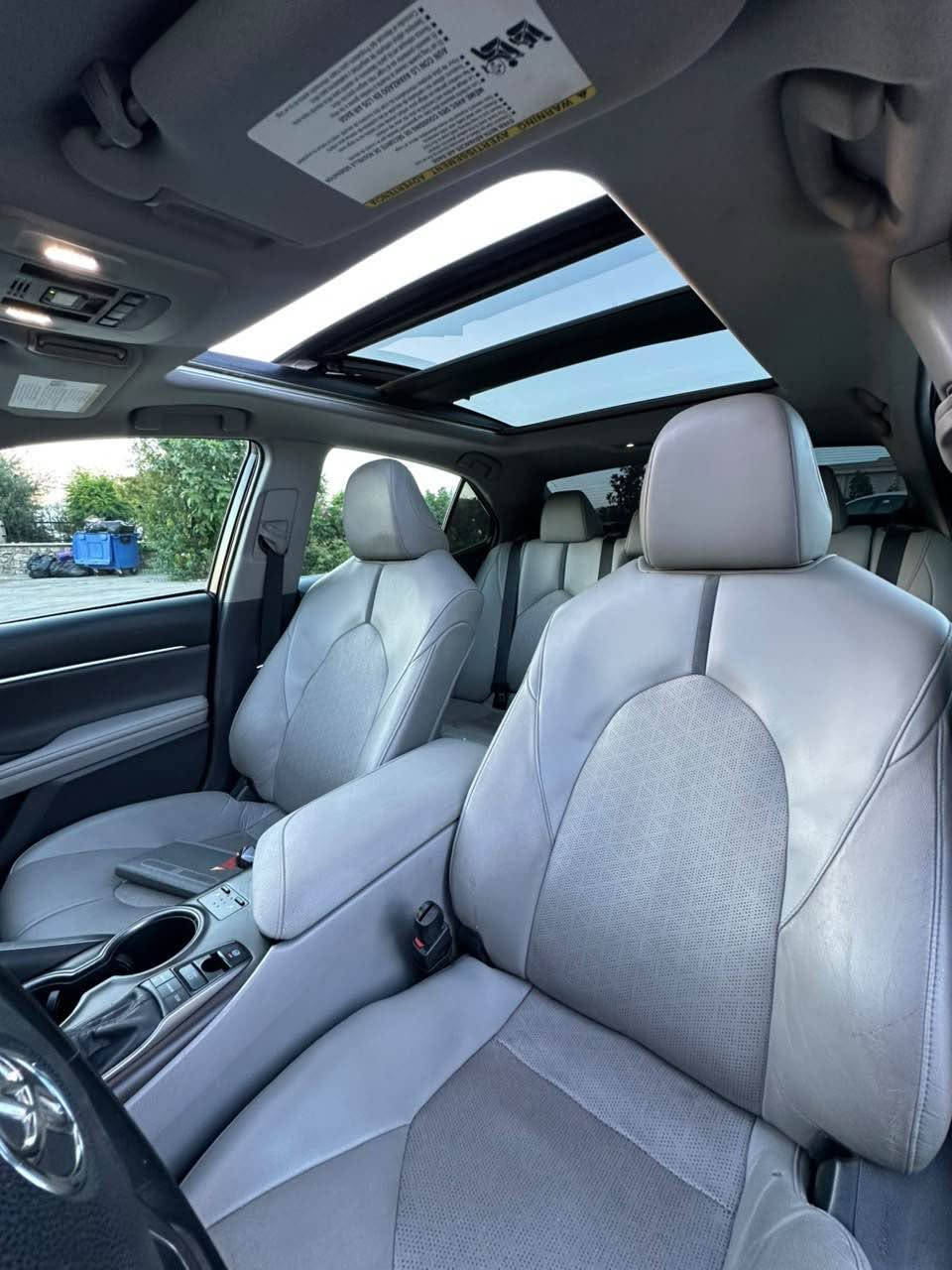 للبيع TOYOTA CAMRY XSE موديل 2022 السيارة نظيفة جدآ السيارة بدون ضرر شباب واضح عدكم صور حادث و موجود سونر 
رقم شاصي : 4T1K61BK3NU063827 بيها قطعتين فقط مواصفات اعلى شي فول 1/1 /  شاشة كبيرة مع Apple CarPlay وAndroid Auto،كاميرا خلفية،رادار وتحديد مسار،تشغيل بصمة،فتحة سقف بانوراما، دفع رباعي،مقاعد جلد،تدفئة كشنات،شاحن لاسلكي، جنوط XSE الأصلية قياس 19،إنارة LED  ماشيه 98mil رقم دهوك مميز 🔥رقم سنوية كلة جديد كير محرك تحويل غرامات بشرط مكان سيارة دهوك السعر بلاش
رقم هاتف :*********** واتساب دهوك, العراق

