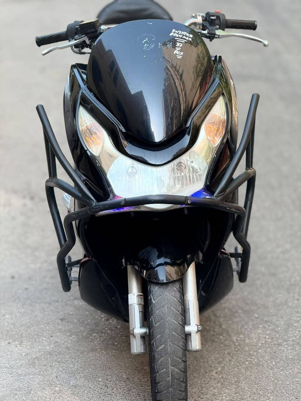 سلام عليكم....
دراجة (PSX)...(جيل الاول)  
🛵للبيع  ماشيه 28الف الفحقيقي ممتعوبه
دراجة شلعه معدل كهربائيات كلهه شغاله 
دراجة جديده  بلادية
أي نقص مابيهة دراجه مكفوله كفاله عامه بشرط علفحص اذا برغي مفتوح ترجع دراجة مال جناي 
جيب فيتر وتعال افحص مستعجل على بيعتهه السعر مليون و350
العنوان بغداد  الكرخ  الاستفسار الاتصال على الرقم 📞***********
