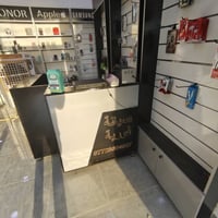 فاترينات عدد 6 ارتفاع مترين و50  مع ميز صيانه  السعر 750  للتواصل 0772...