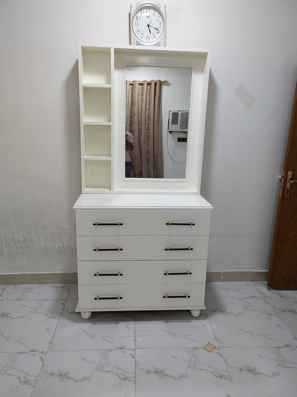 بعض من أعمالي نجارة عراقية أصلي باب أولى مع صبغ حراري درجة اولئ لتواصل على *********** عنوان كوت مشروع قرب فندق الصفاء..
