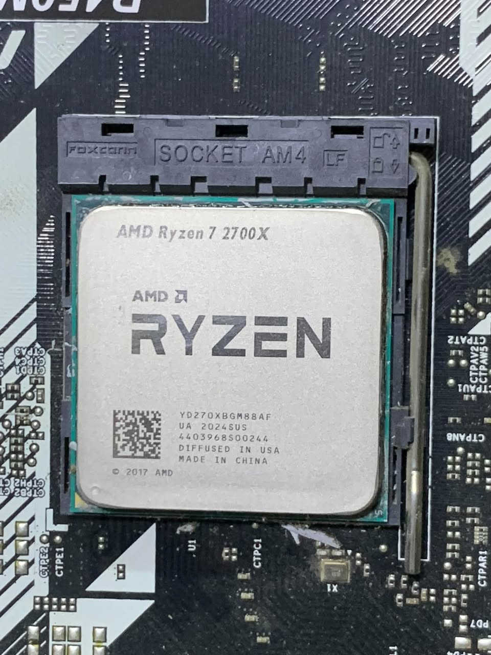 سلام عليكم تجميعة للبيع سعرها 600 قفل مكاني بغداد الشعب ماعندي توصيل
*********** رقمي

المواصفات 

Ryzen 7 2700X مع مبرد هوائي من كولر ماستر 

GTX 1660ti

B450M Asroc 

2x8 ddr4 3000mhz RGB fury 

500ssd sata  ماركة hp + 1T HDD

Case 3fan يجي بدون جامة 

Power 550W
