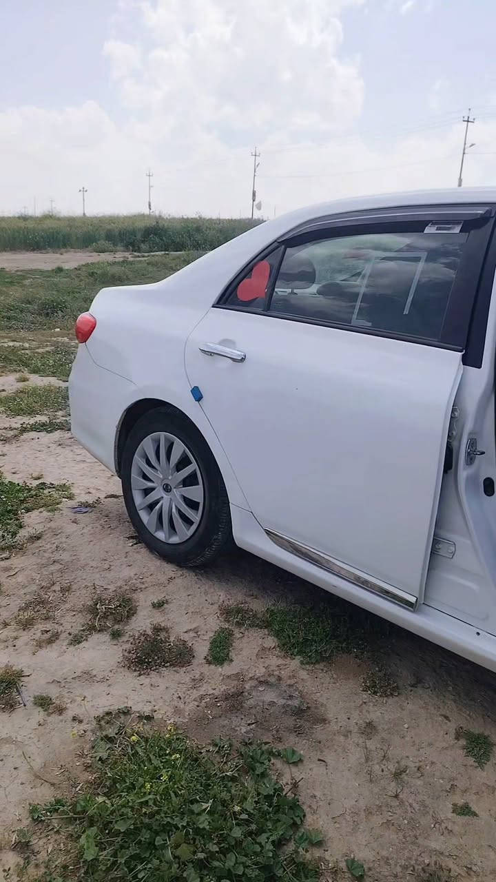 كورولا للبيع موديل 12 وارد امريكي قطعتين صبغ  شويه بداخل شيء خفيف ***********
