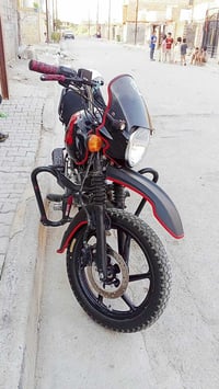 بوكسر للبيع موديل 24 مرقم بغداد بسمي  متوفر عل رقم واتساب 07707256332