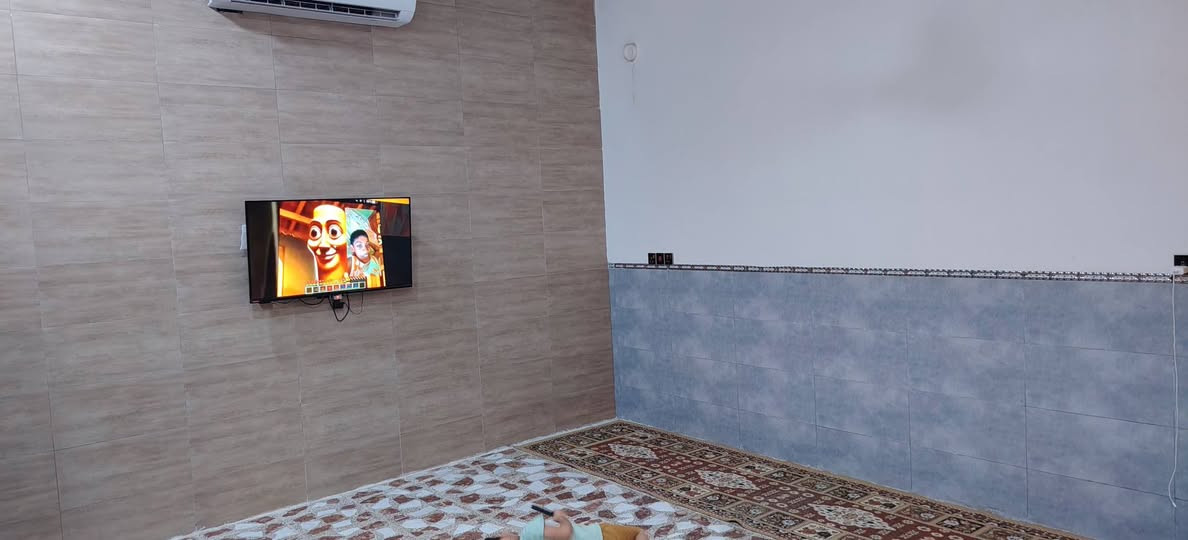 بيت للبيع مساحه 200متر خلف عيادت سيد شاكر المضمد للستفسار عله الرقم ***********
