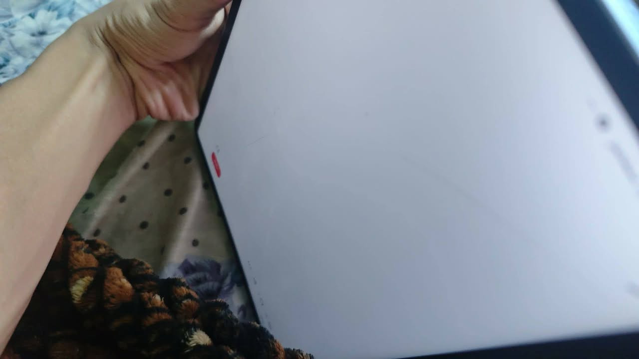 Xiaomi pad 7
السلام عليكم شباب ايباد شاومي باد 7 مثل ما موضح بالصورة 
الجهاز مستخدم قليل جدا يجي وياه كفر وشاحنة وكارتونته 

الجهاز بيه فطر بالكلاسة مثل ما موضح بالصورة خط واحد 

أما غير هاي الجهاز كلكم تعرفوه غني عن التعريف من مواصفات وأداء تجيني للبيت تفحص براحتك وتاخذه جهاز اقوى شي طالع الديوانية مال البيت ما شايف المصلح حتى من بعيد 

سعره بالسوگ صاعد ٤٧٠ ومستمر بالصعود 

اني هذا ابيعه ب٤٠٠ وبيه مجال بسيط حگ الجية 

مكاني بغداد المدينة قطاع ٣٥
هذا رقم ***********
