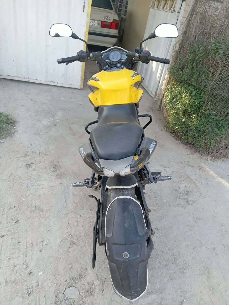 بولسر • NS200 • مرقمه