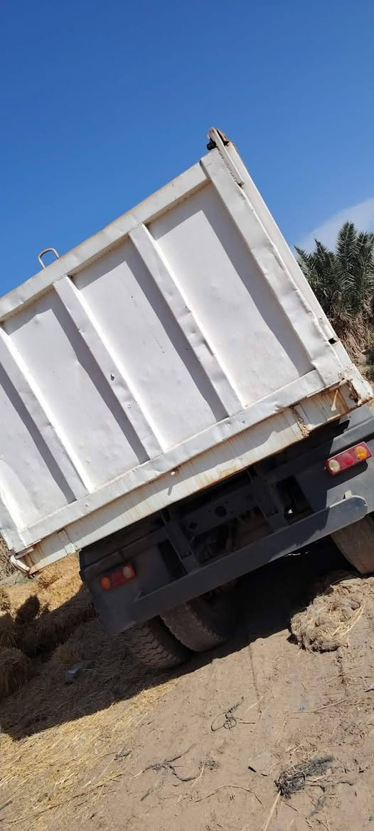 للبيع • البي • طول ٥ وربع