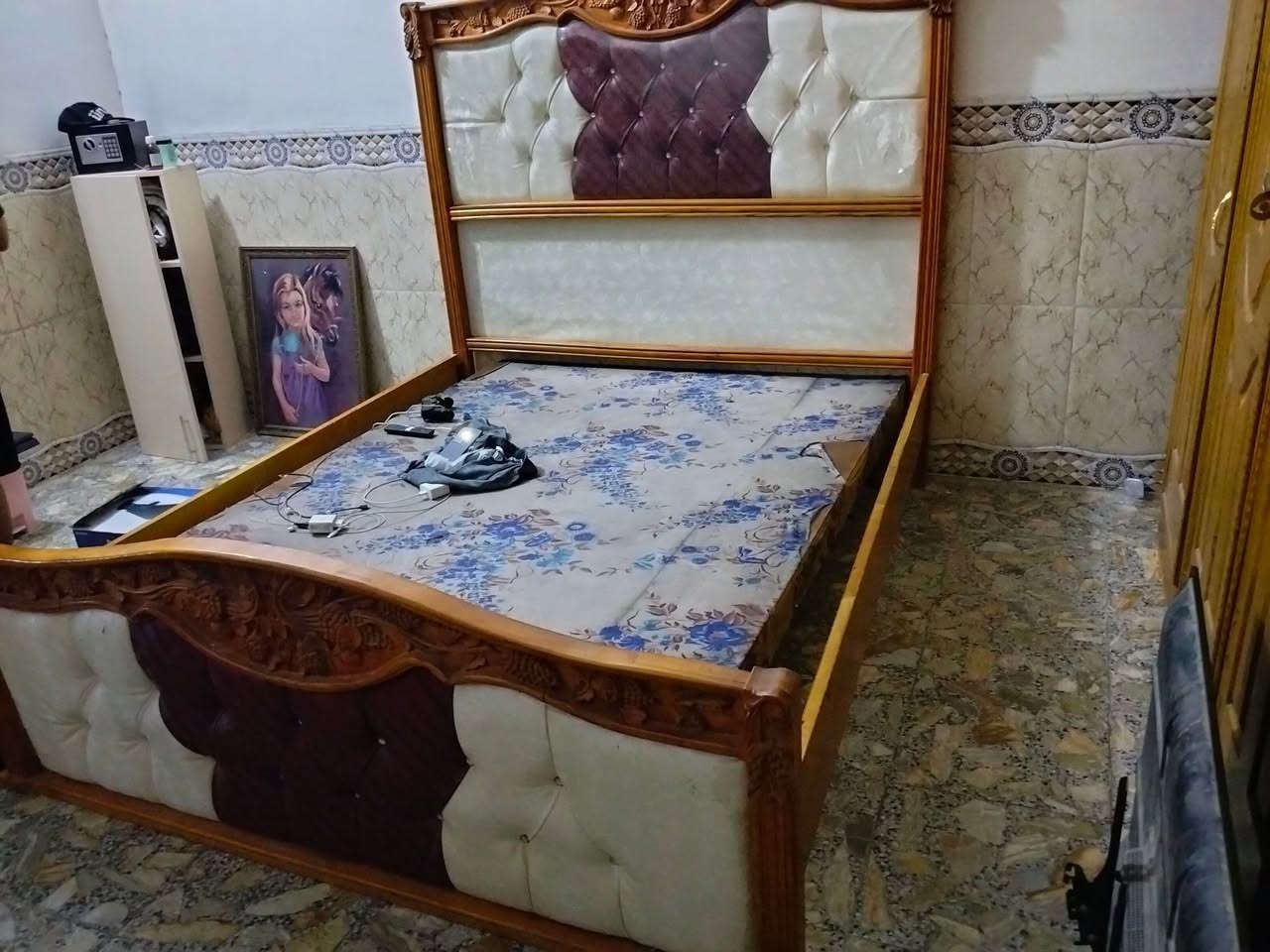 غراض للبيع نضيفه مكاني بغداد مدينة الصدر اكو خدمة توصيل ❤️🍒 لمو شراي لا يدخل خاص يتعبني رقمي واتساب ***********
