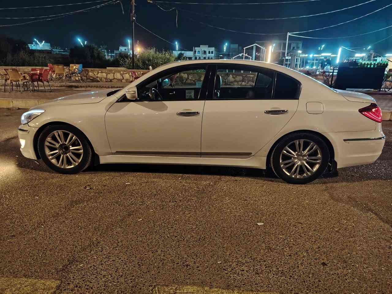 بيع أو مراوس
جنسس ٢٠١٣ خليجيه
محرك ٣٨٠٠ مكفول
كير مكفول
بيها جاملغ أيسر أمامي مصبوغ بدون دواخل بدون ايرباك
فول عدا البصمه
السعر ١٢٠
بيها باردين بدون صبغ
السنويه منتهيه و وللتحويل حاضر
***********
العماره
